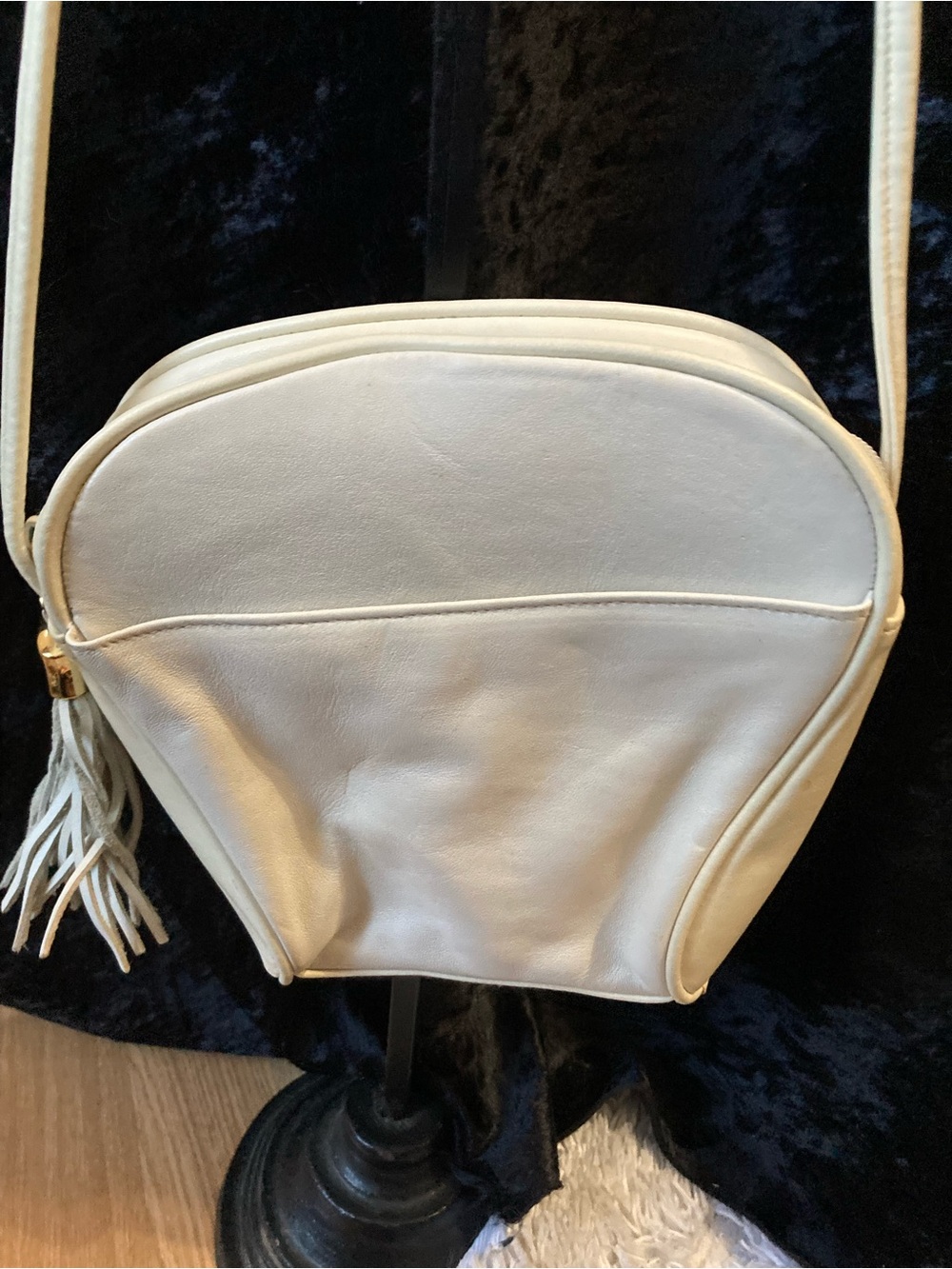 Jacqueline Ferrar Classic White Crossbody Bag with Tassel